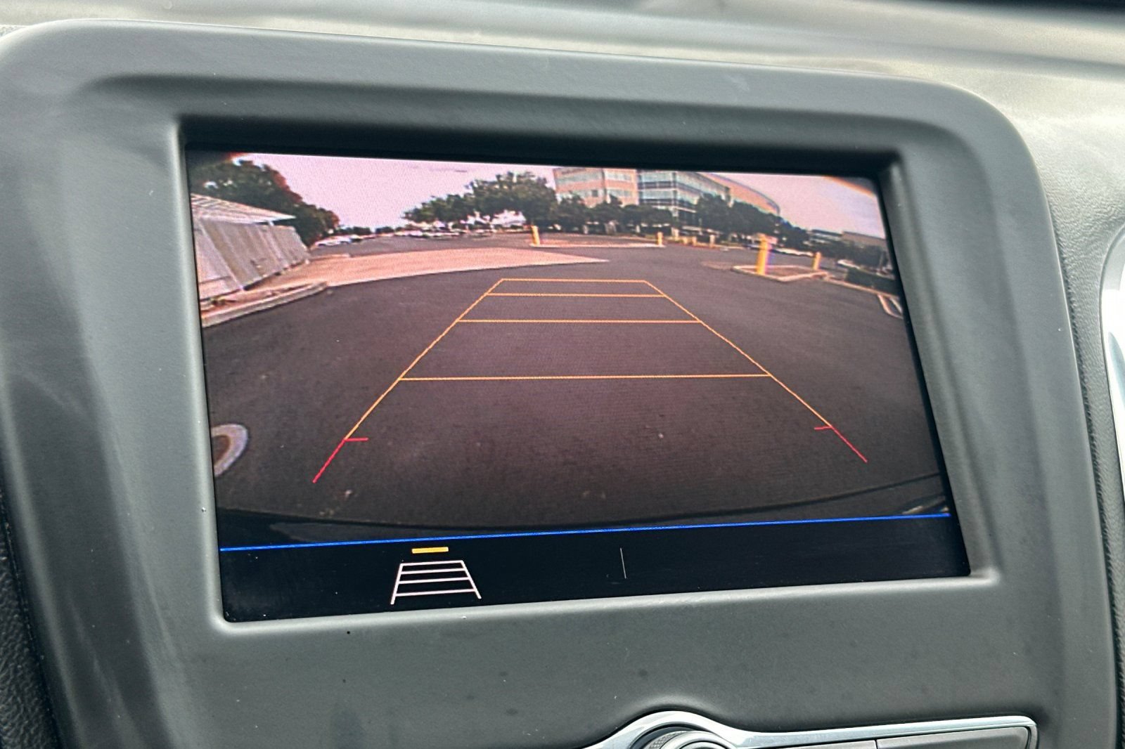 Used 2020 Chevrolet Equinox LS FWD image 26