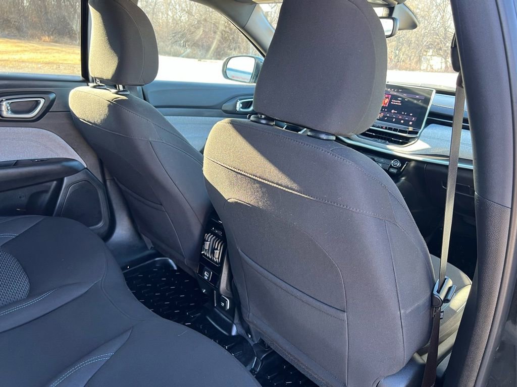 Used 2024 Jeep Compass Sport image 12