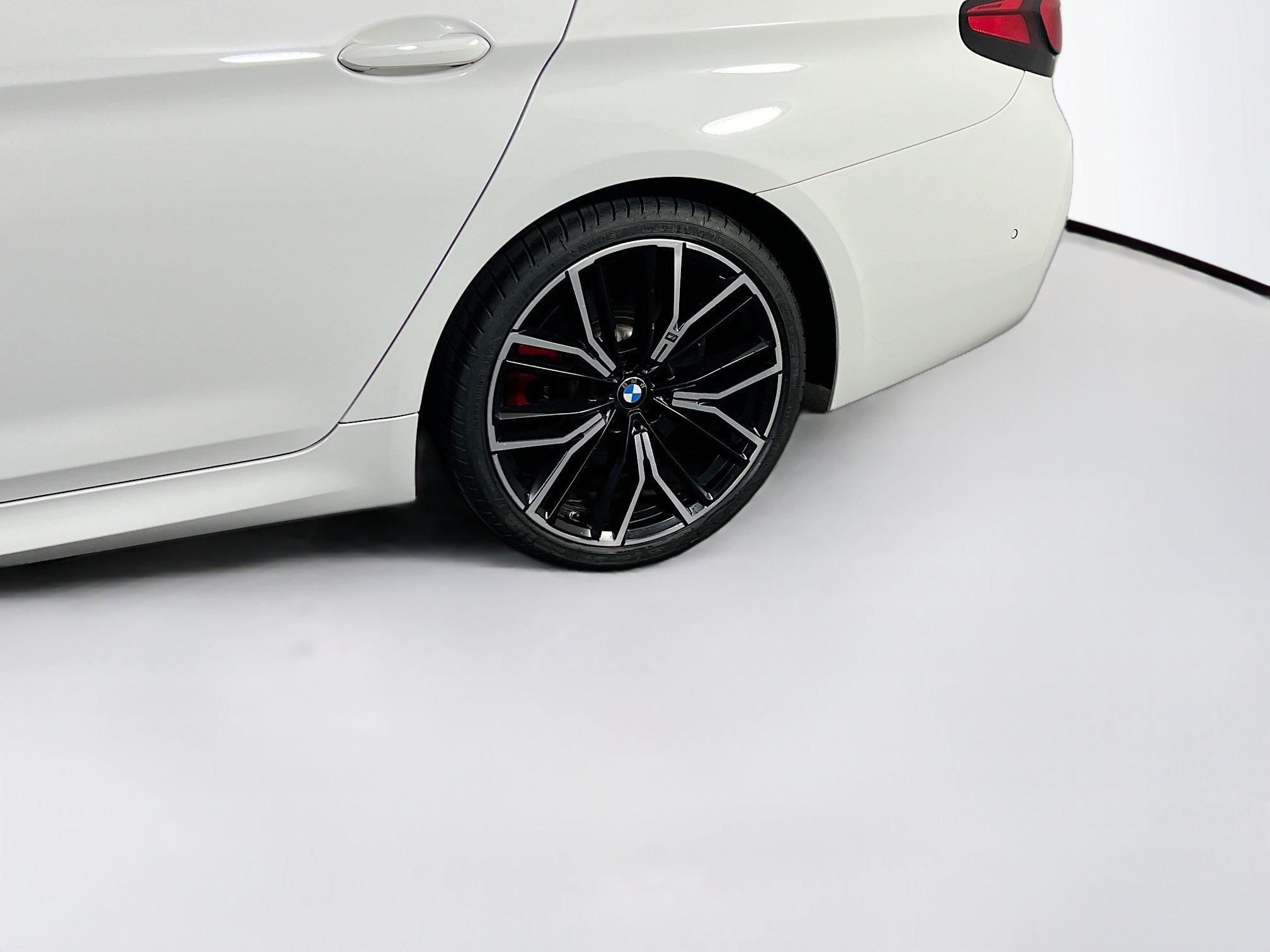 Used 2022 BMW 530i w/ M Sport Package RWD image 31