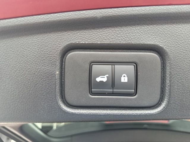 Used 2024 Nissan Pathfinder Platinum w/ Black Appearance Package image 37