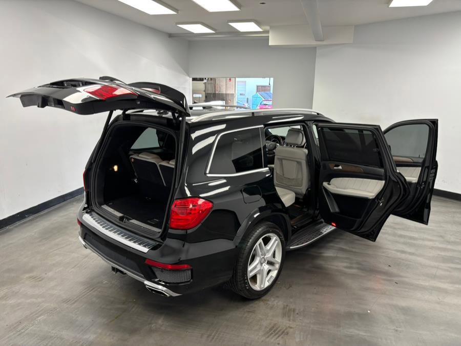 Used 2015 Mercedes-Benz GL 550 4MATIC image 25