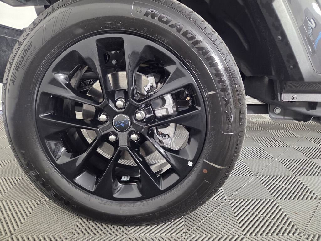 Certified 2025 Jeep Wrangler Sahara w/ Safety Group image 9