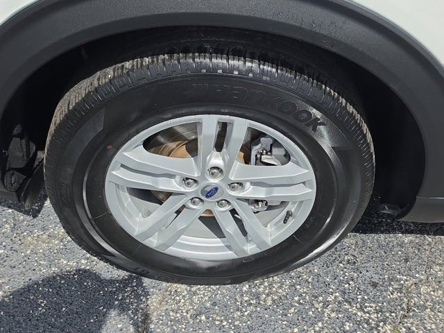 Certified 2024 Ford Explorer XLT RWD image 8