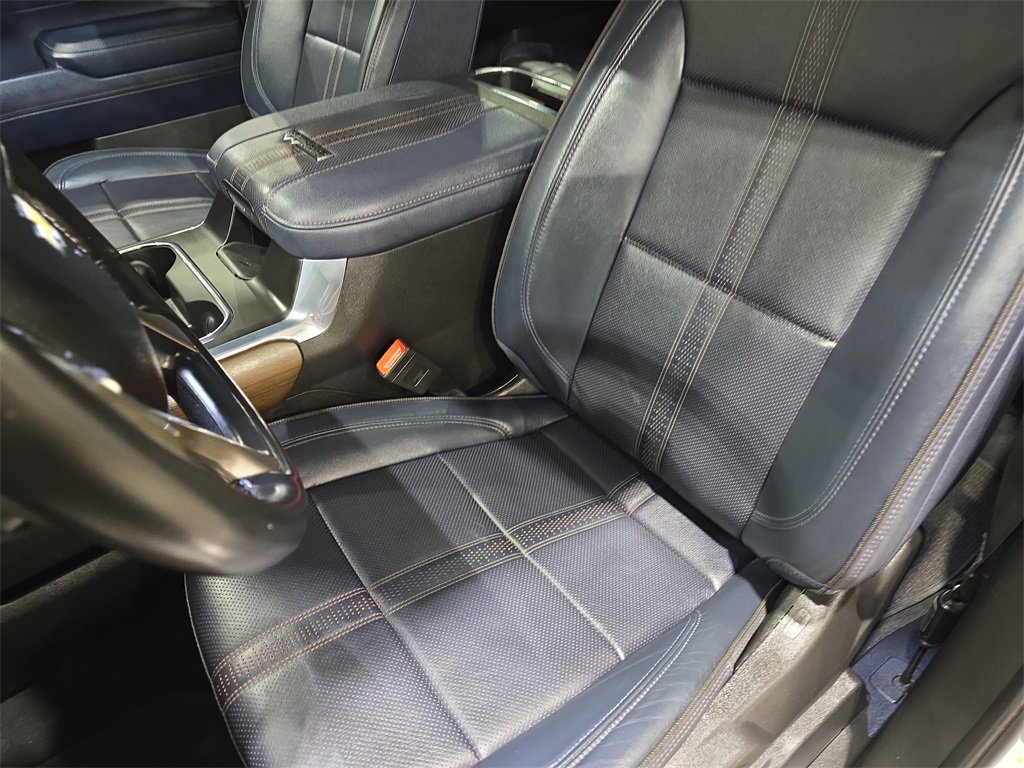 Used 2024 Chevrolet Silverado 2500 High Country w/ High Country Premium Package image 16