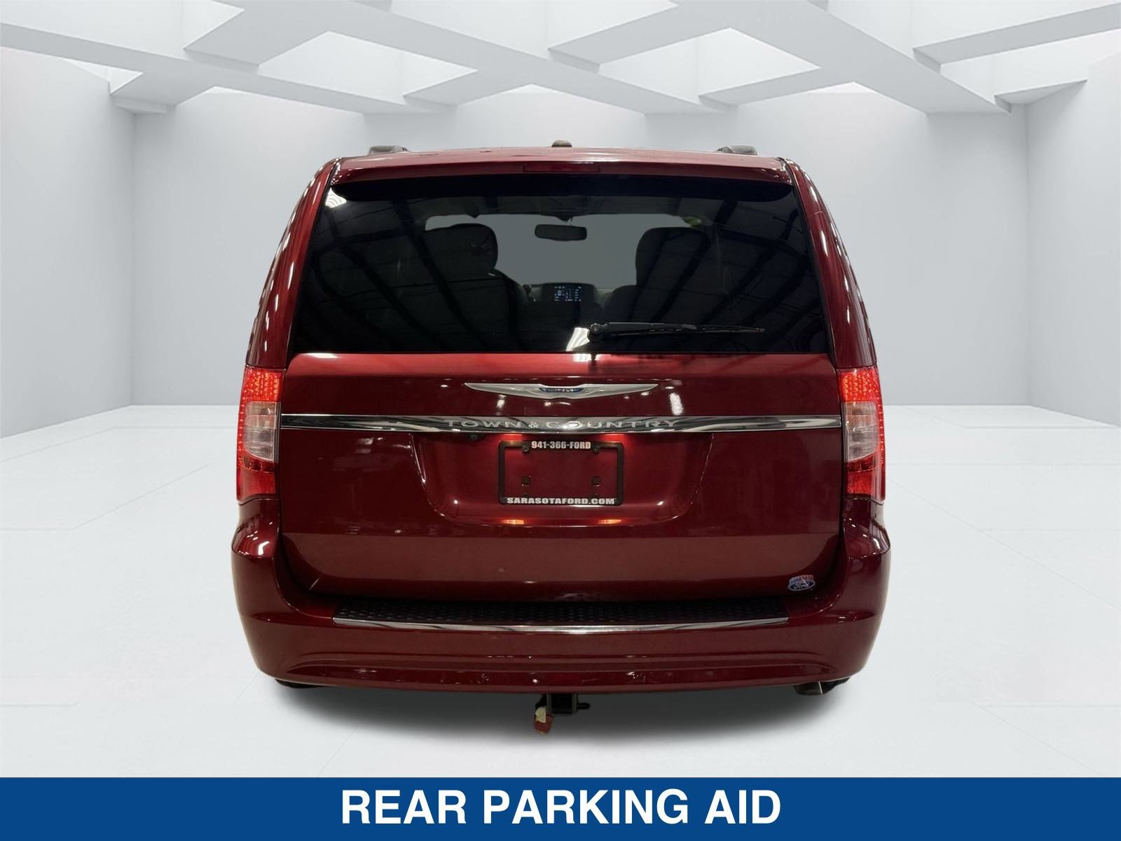 Used 2014 Chrysler Town & Country Touring-L image 4