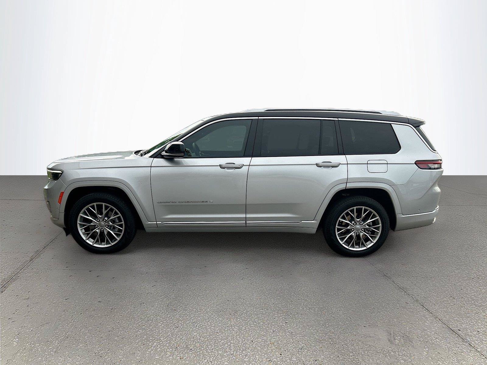 Used 2023 Jeep Grand Cherokee L Summit w/ Advanced Protech Group IV AWD/4WD image 7