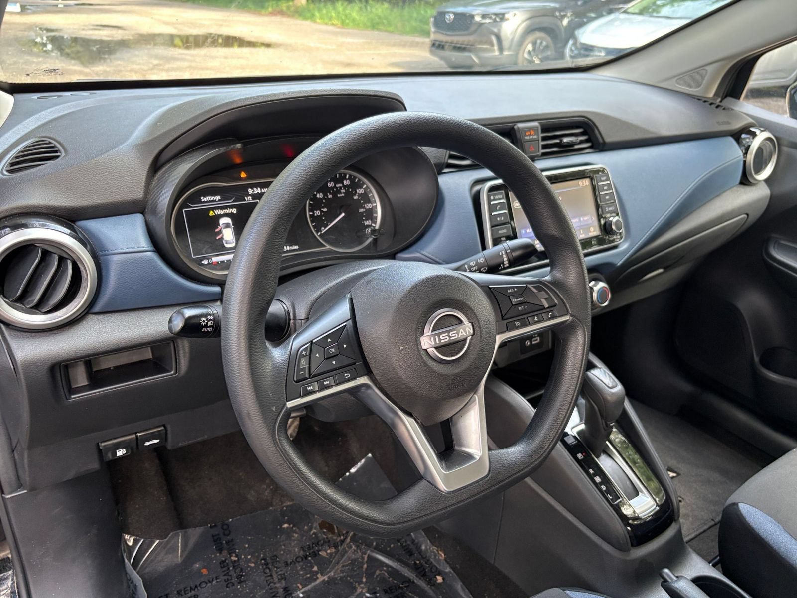 Used 2025 Nissan Versa SV FWD image 32
