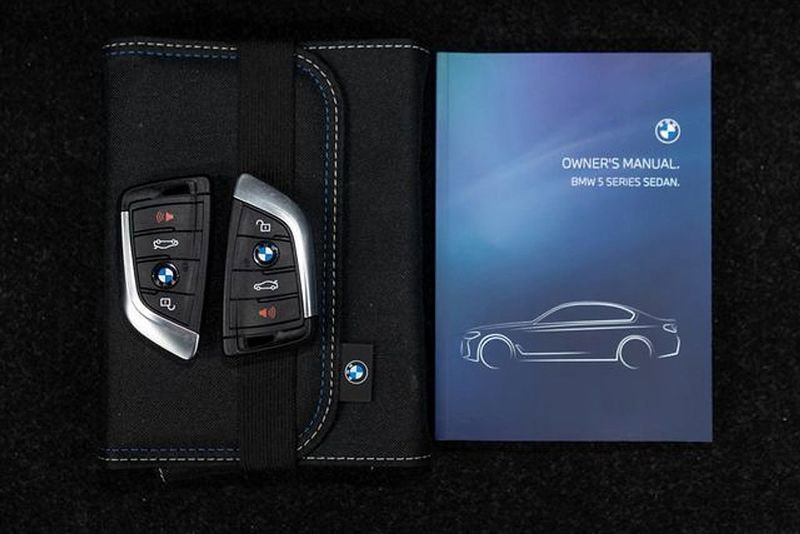 Used 2023 BMW 530i xDrive w/ Convenience Package image 54