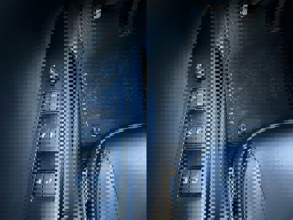 Used 2020 Toyota Camry SE image 17