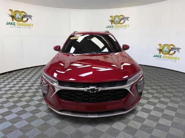 Used 2025 Chevrolet Trax LT w/ Driver Confidence Package image 3