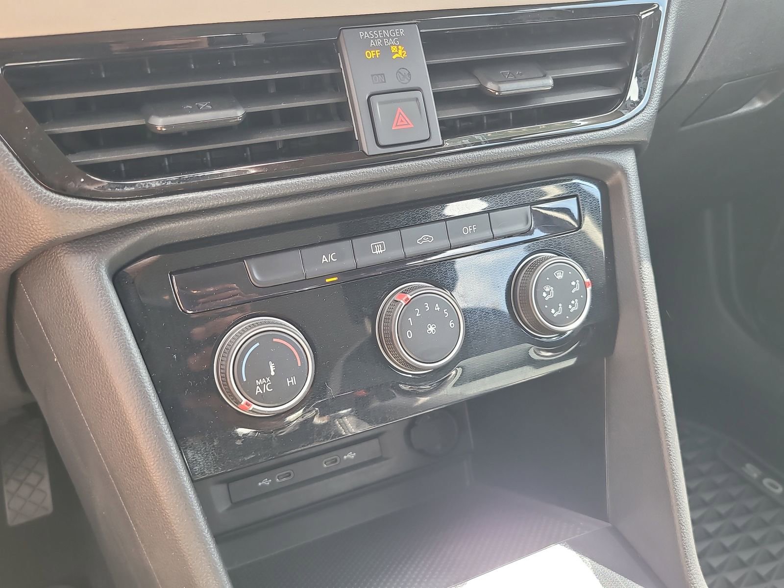 Certified 2025 Volkswagen Taos S FWD image 23