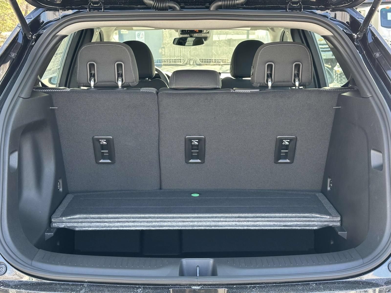 New 2027 Chevrolet Bolt LT w/ Comfort Package FWD image 22