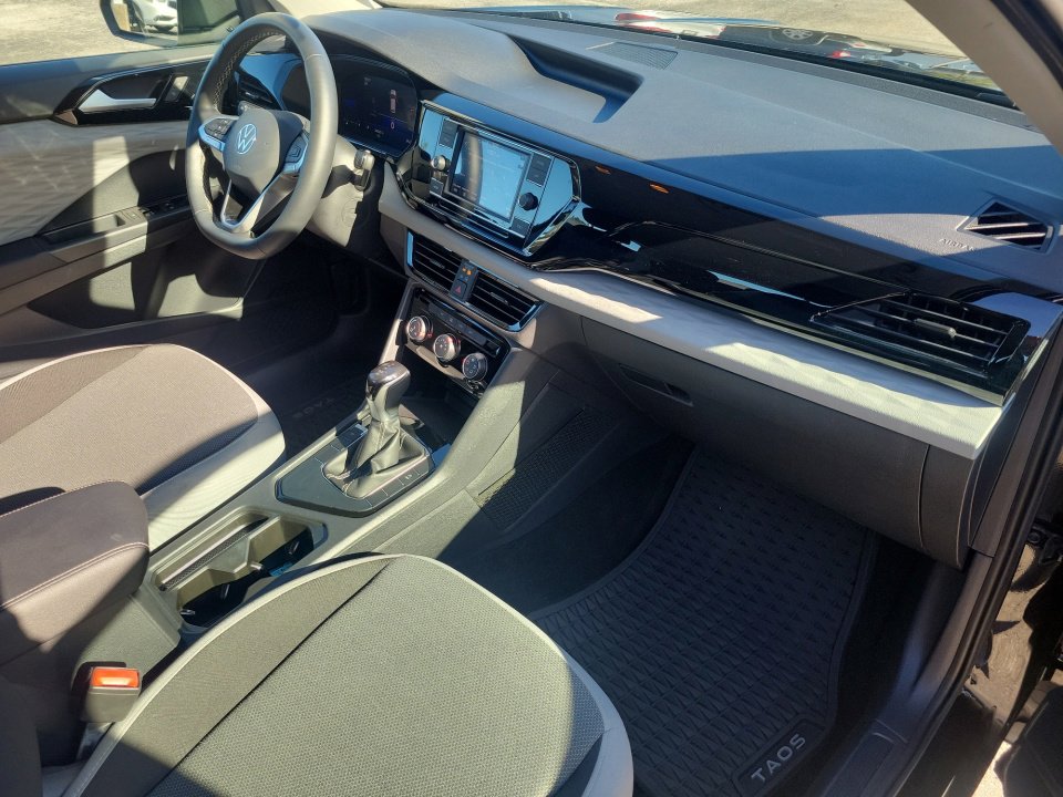 Certified 2023 Volkswagen Taos S image 32