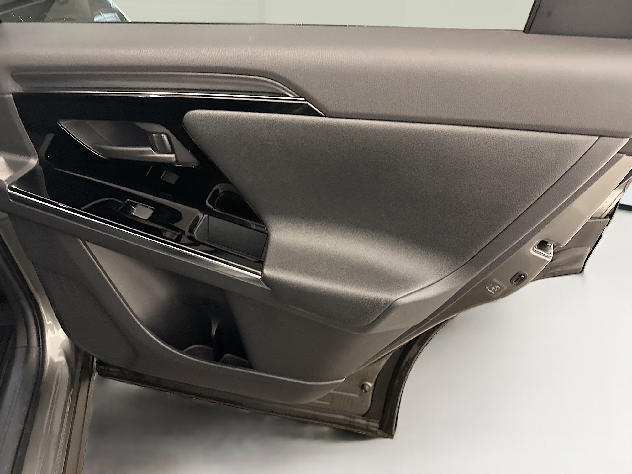 Used 2023 Toyota bZ4X Limited w/ Weather Package AWD/4WD image 33