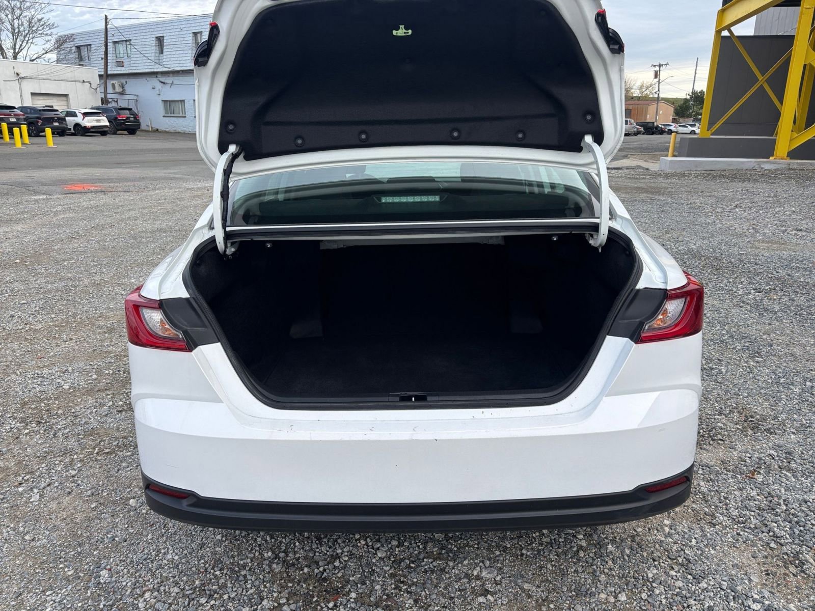 Used 2025 Toyota Camry LE image 27