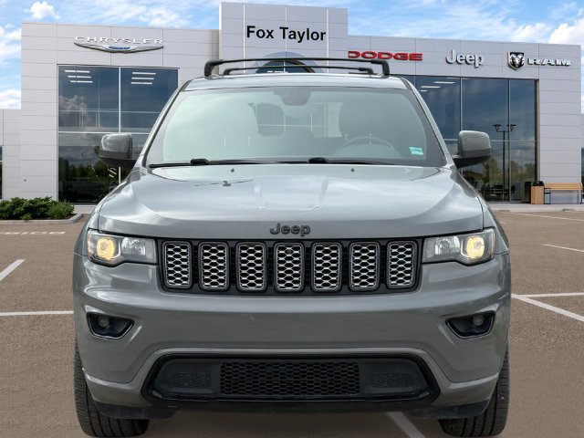 Used 2019 Jeep Grand Cherokee Altitude AWD/4WD image 2