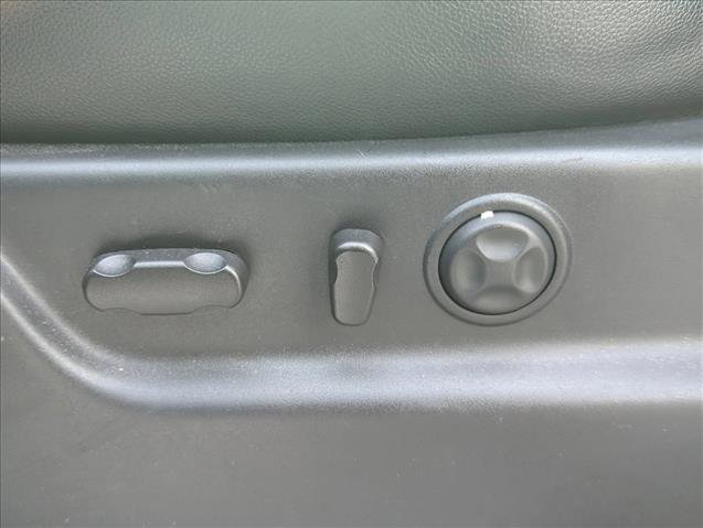 Used 2013 Chevrolet Avalanche LTZ image 9