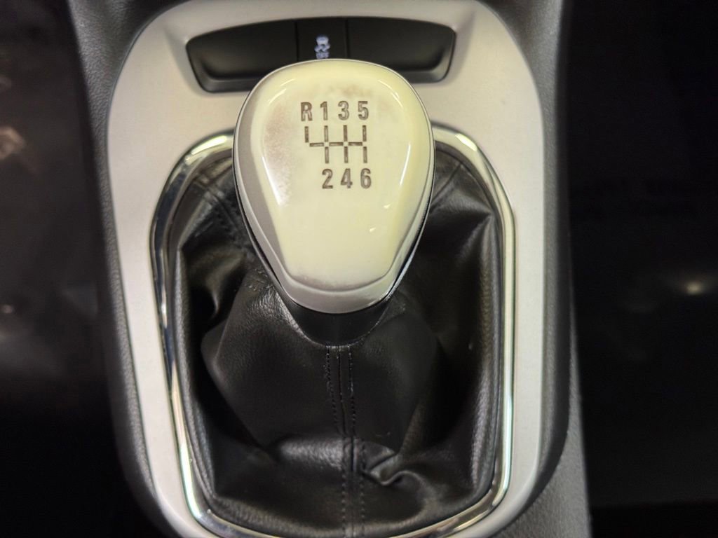 Used 2017 Chevrolet Cruze LS FWD image 30