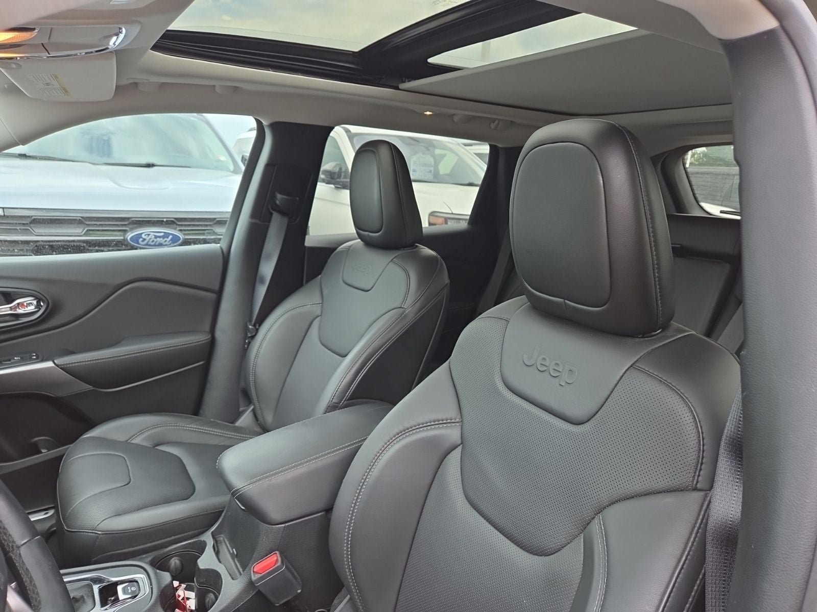 Used 2021 Jeep Cherokee Limited AWD/4WD image 9