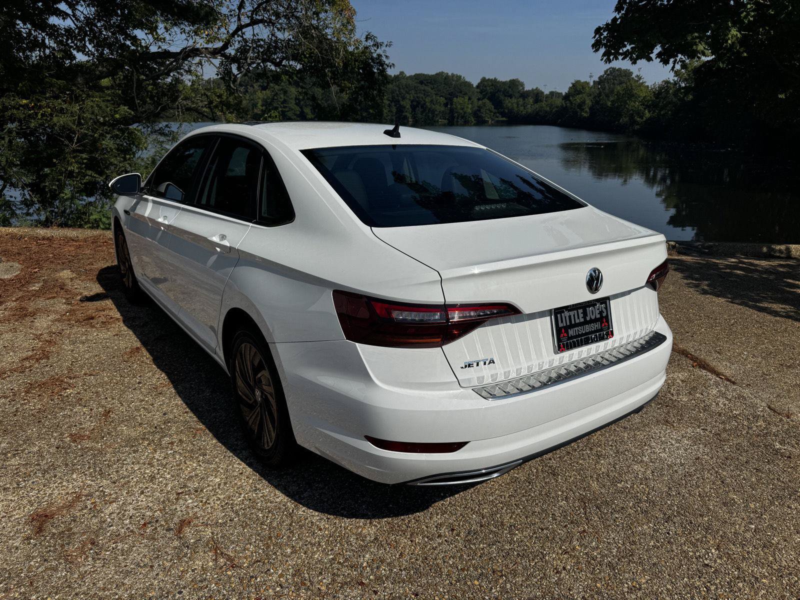 Used 2019 Volkswagen Jetta SEL Premium FWD image 9