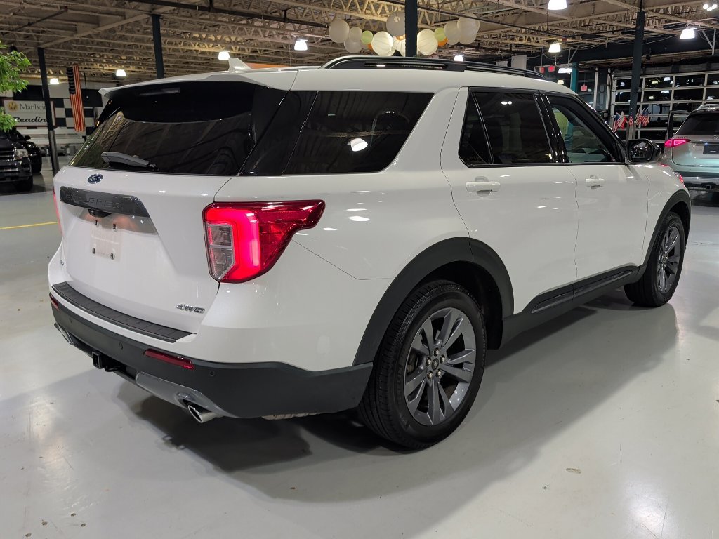 Used 2023 Ford Explorer XLT w/ Equipment Group 202A AWD/4WD image 13
