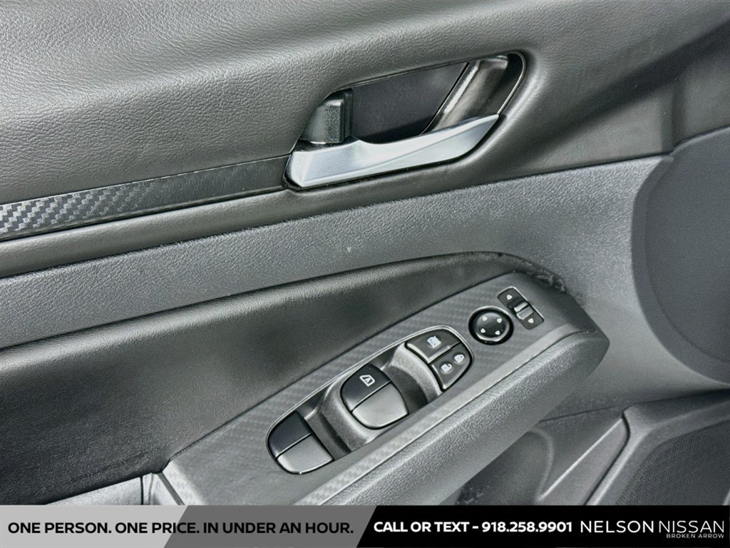 Certified 2025 Nissan Altima 2.5 SV FWD image 17