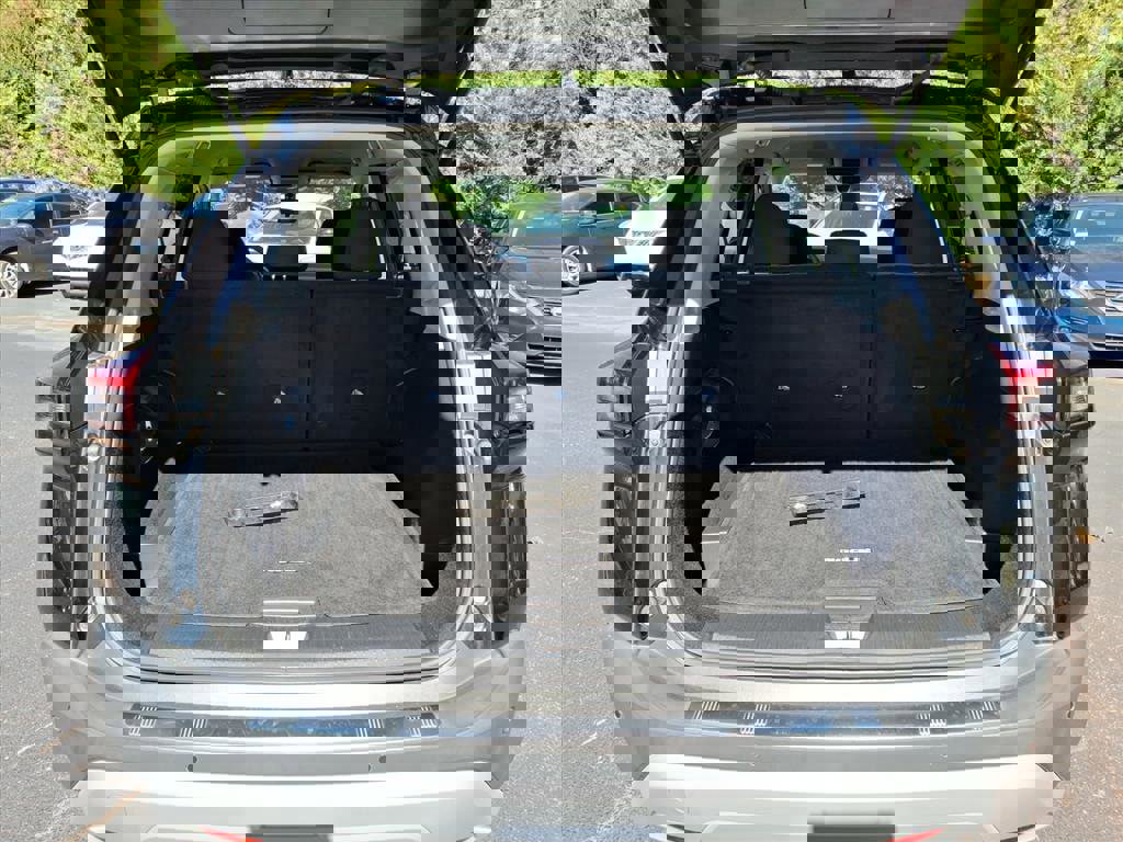 Used 2023 Nissan Rogue SV image 25