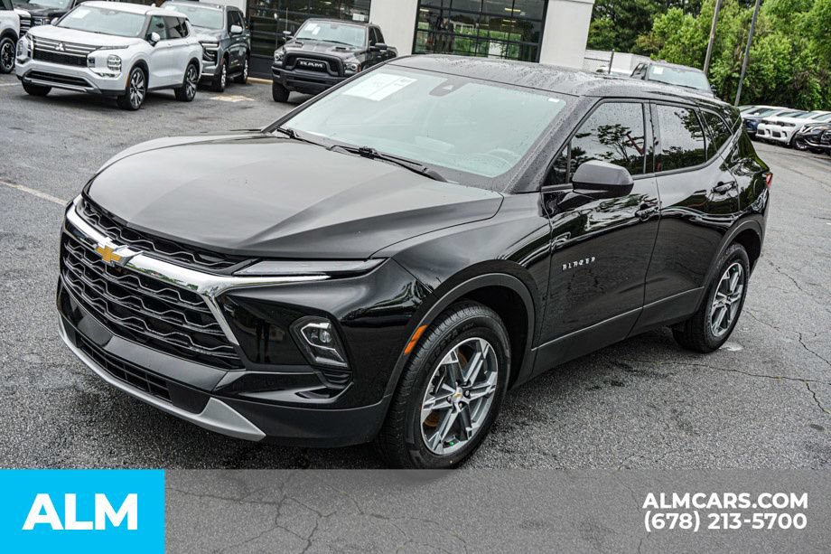 Used 2025 Chevrolet Blazer LT FWD image 15