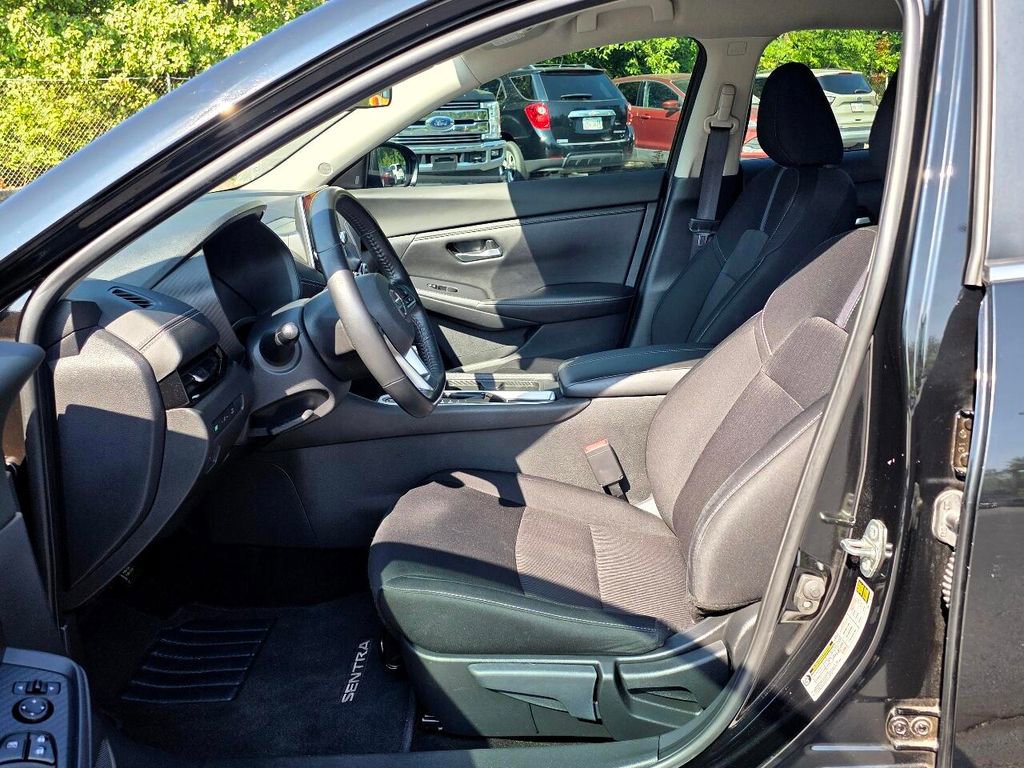 Used 2023 Nissan Sentra SV w/ Trunk Package image 15