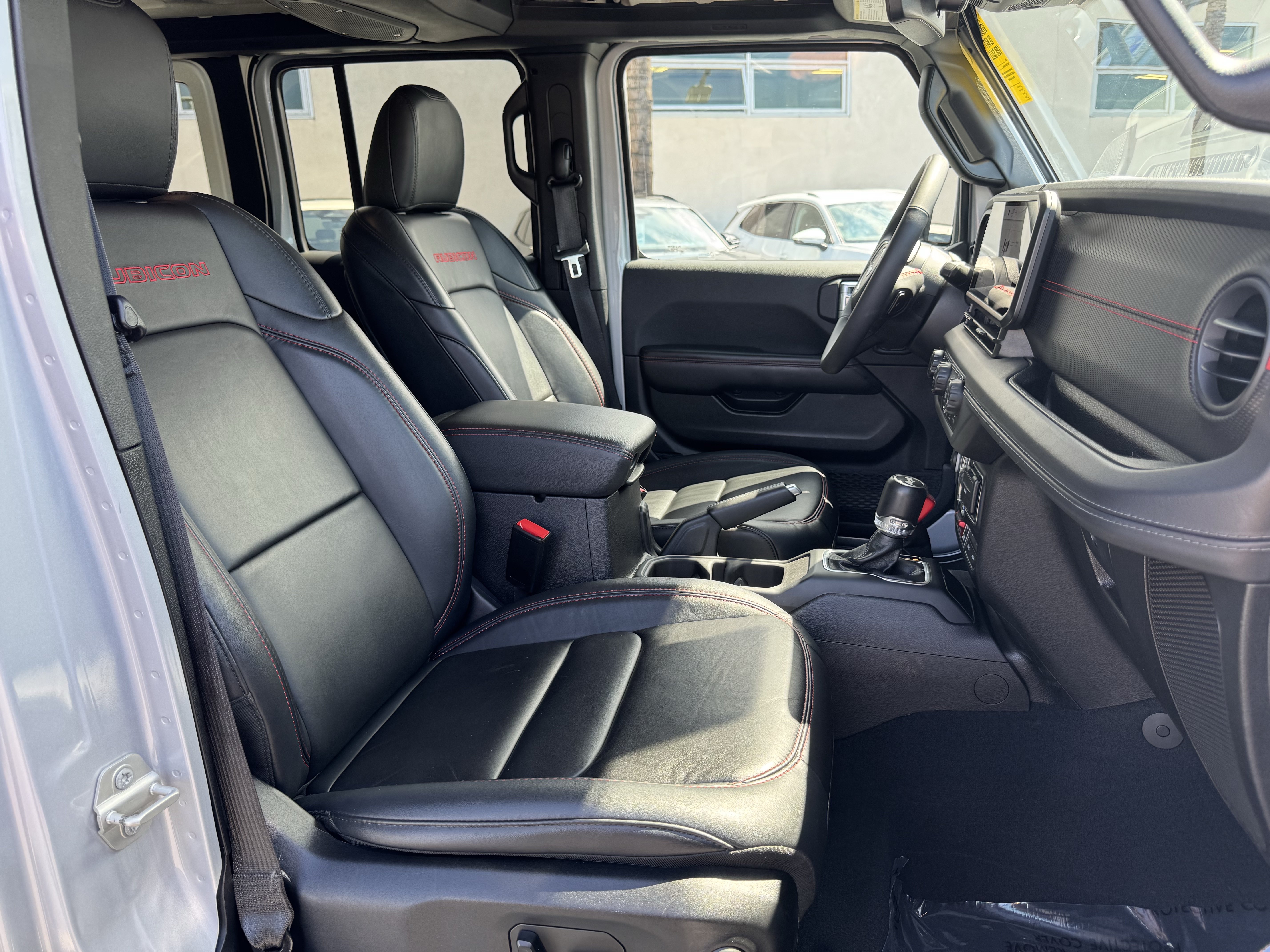 Used 2024 Jeep Wrangler Unlimited Rubicon AWD/4WD image 30