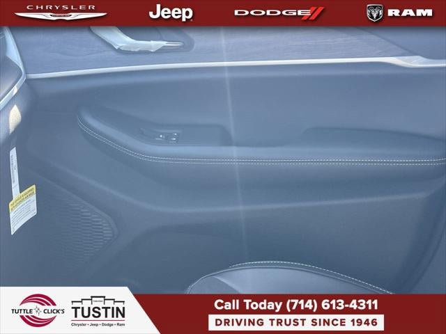 New 2027 Jeep Grand Cherokee Altitude AWD/4WD image 61