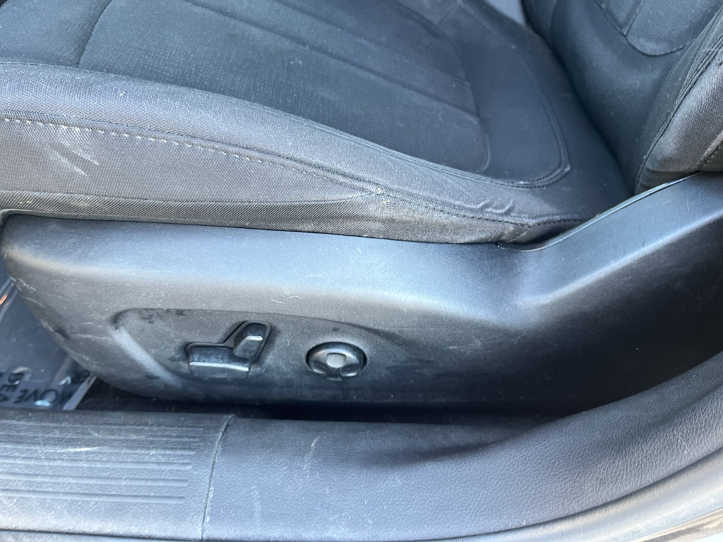 Used 2016 Chrysler 200 Limited w/ Convenience Group image 24