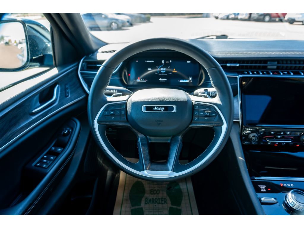 Used 2024 Jeep Grand Cherokee L Limited w/ Luxury Tech Group II image 22