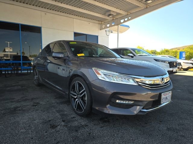 Certified 2017 Honda Accord Touring image 4