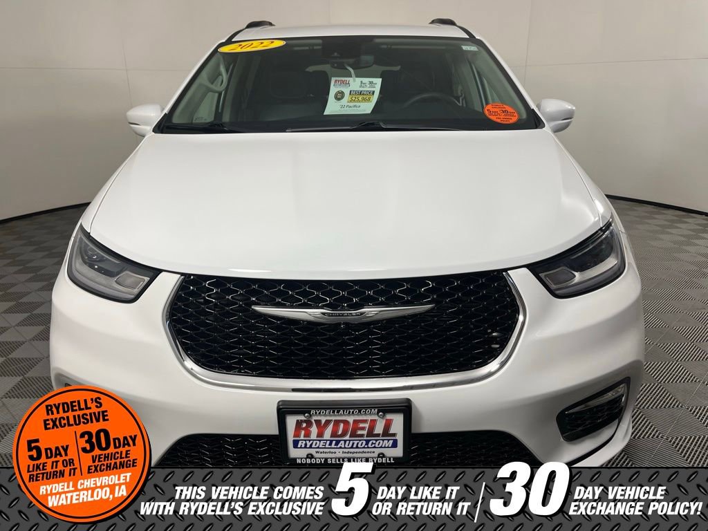 Used 2022 Chrysler Pacifica Touring-L image 10