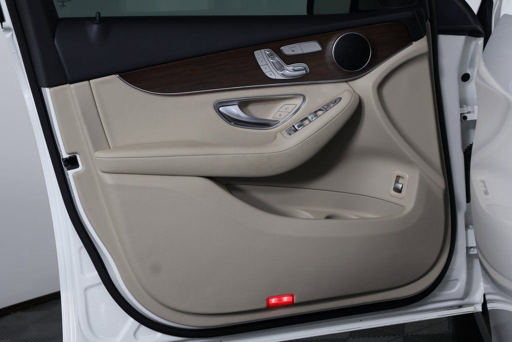 Certified 2022 Mercedes-Benz GLC 300 image 12