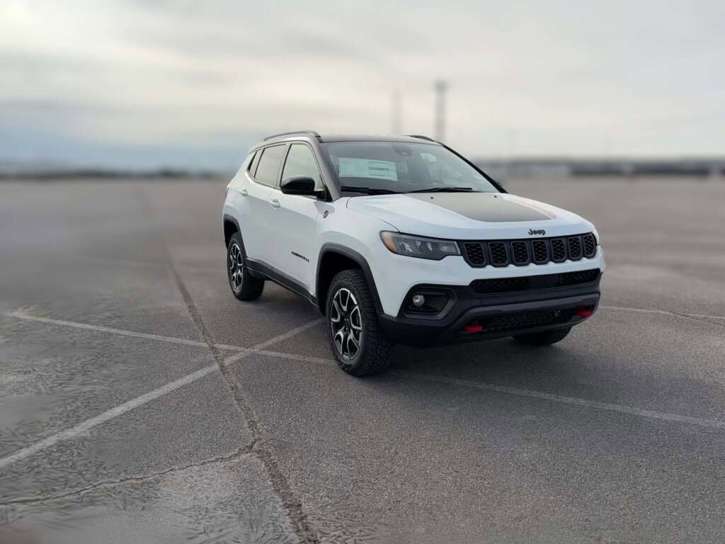 New 2026 Jeep Compass Trailhawk image 16