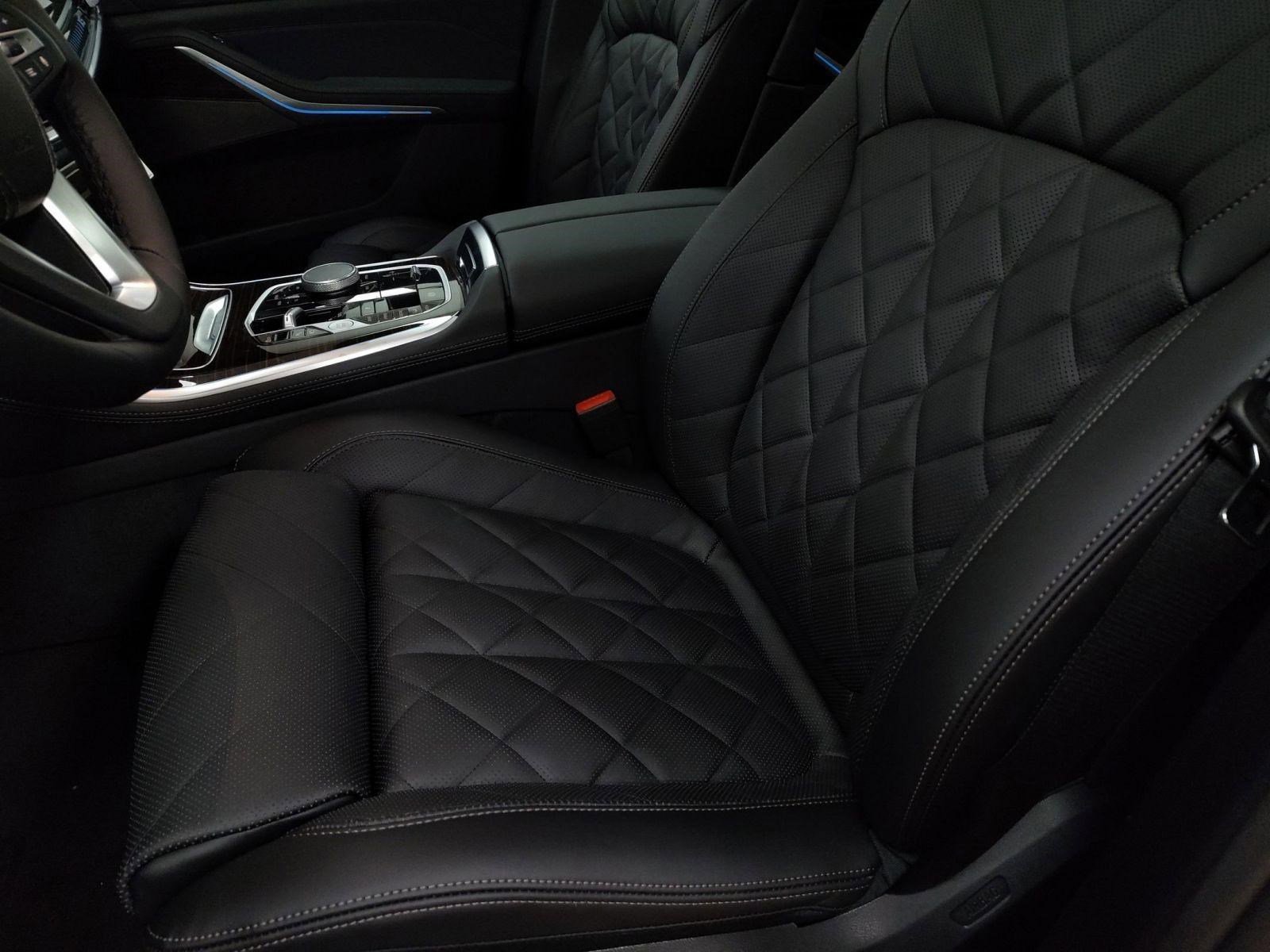 New 2026 BMW X5 xDrive50e w/ Climate Comfort Package image 17