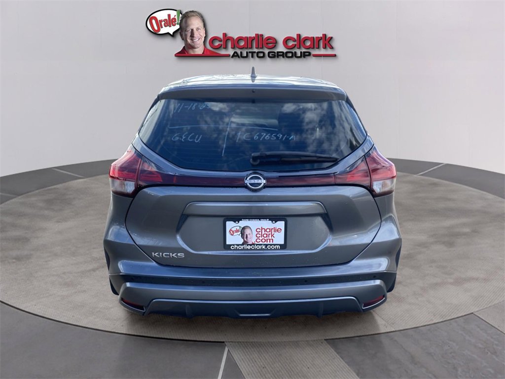 Used 2022 Nissan Kicks S image 5
