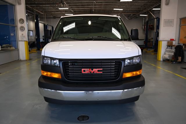 New 2026 GMC Savana 3500 w/ Driver Convenience Package RWD image 2