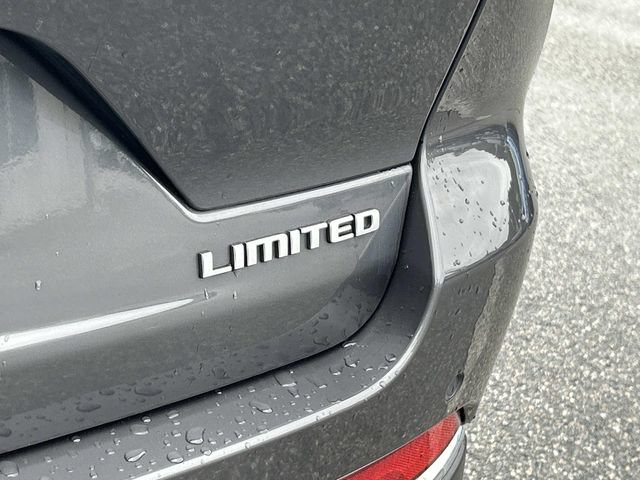 Used 2025 Jeep Grand Cherokee Limited AWD/4WD image 14