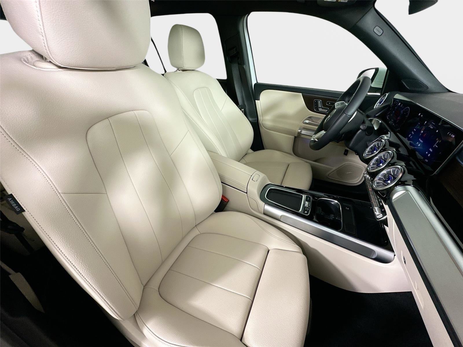 Certified 2026 Mercedes-Benz GLB 250 4MATIC image 34