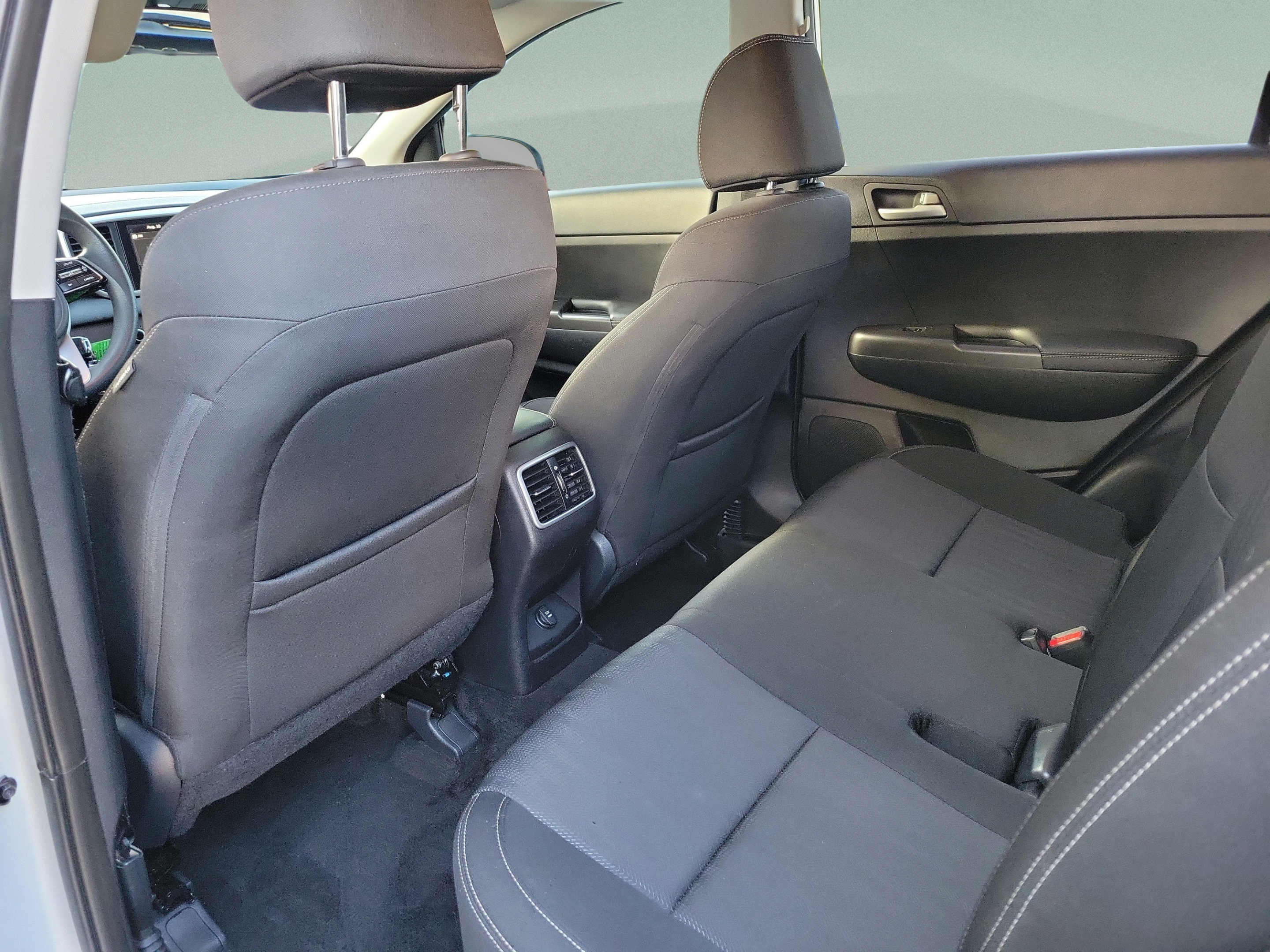 Used 2020 Kia Sportage LX FWD image 6