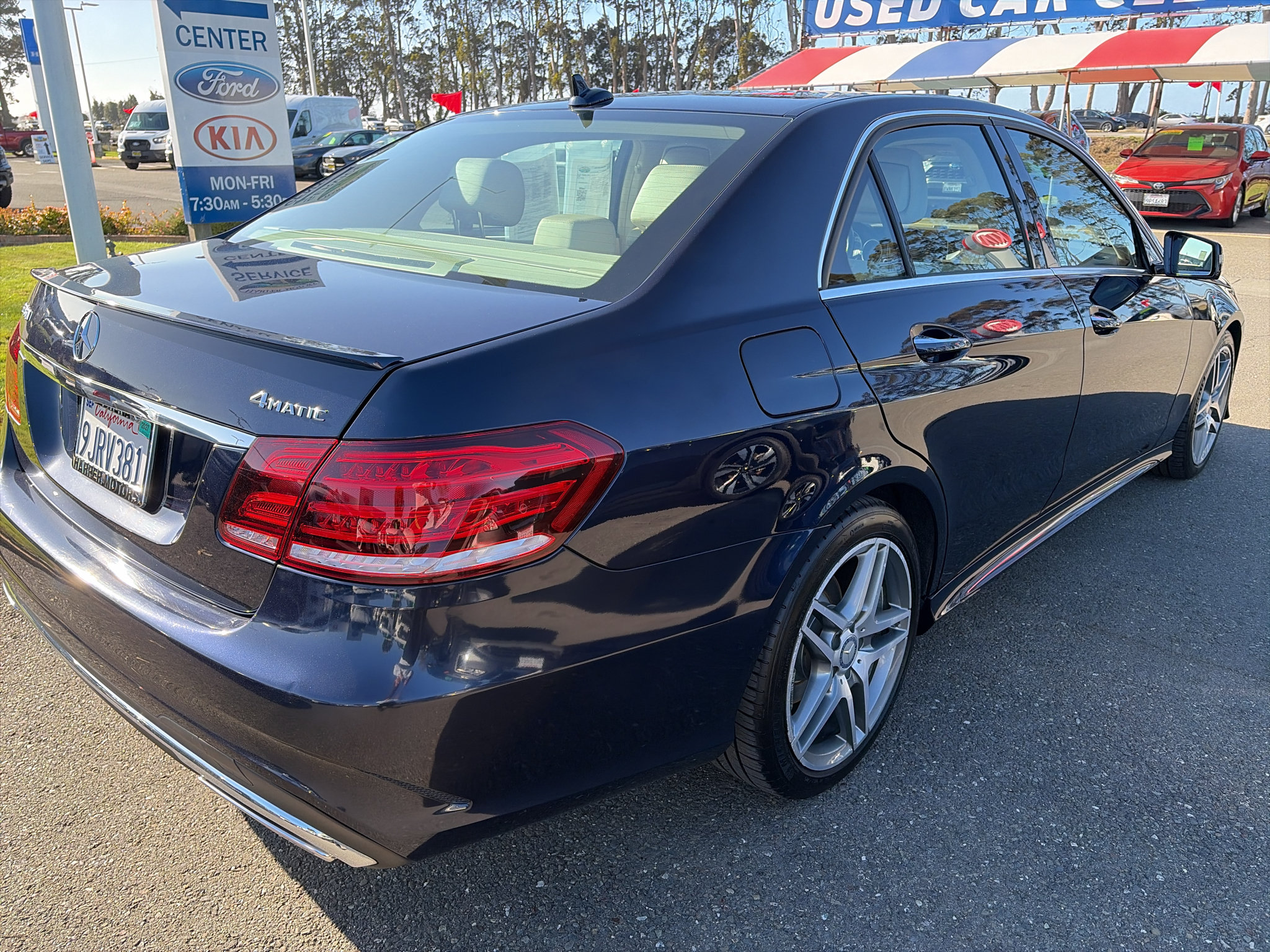 Used 2016 Mercedes-Benz E 350 4MATIC Sedan image 4