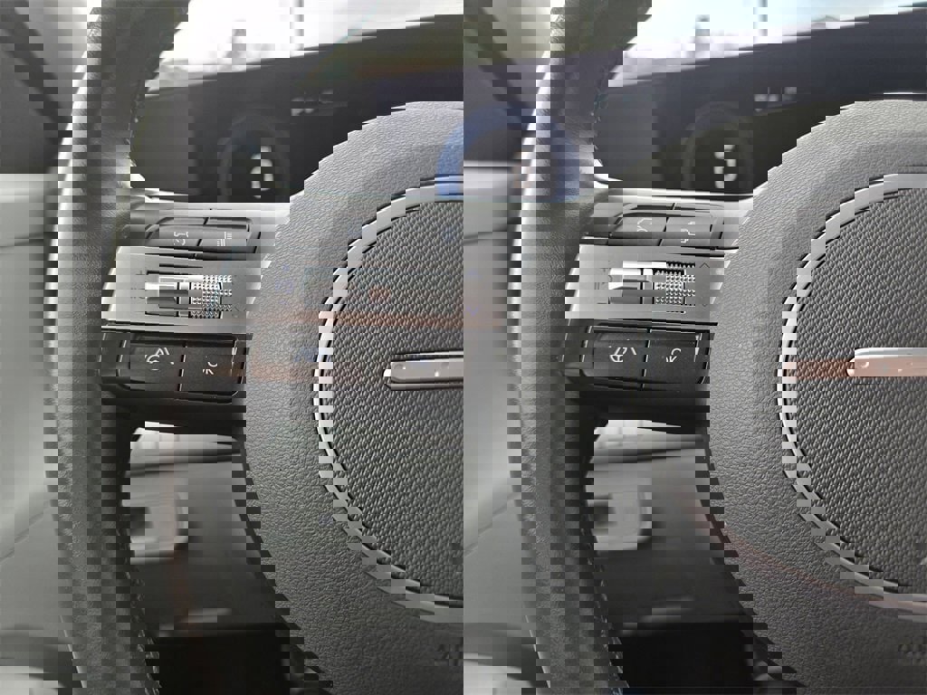 Used 2025 Hyundai Kona SEL image 16