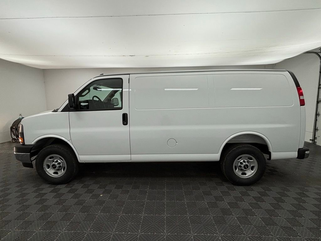 New 2025 GMC Savana 2500 w/ Driver Convenience Package image 11