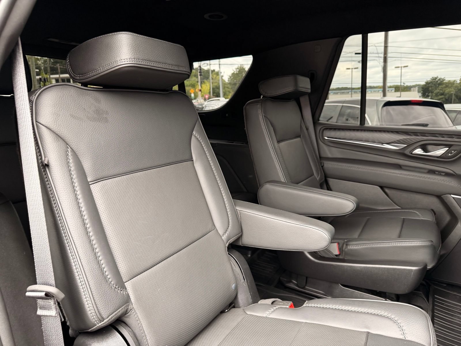 Used 2024 GMC Yukon Denali AWD/4WD image 36