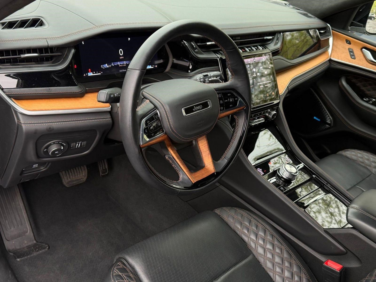 Used 2023 Jeep Grand Cherokee L Summit image 4