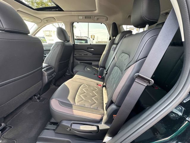 New 2026 Nissan Pathfinder Platinum w/ Cargo Package AWD/4WD image 26