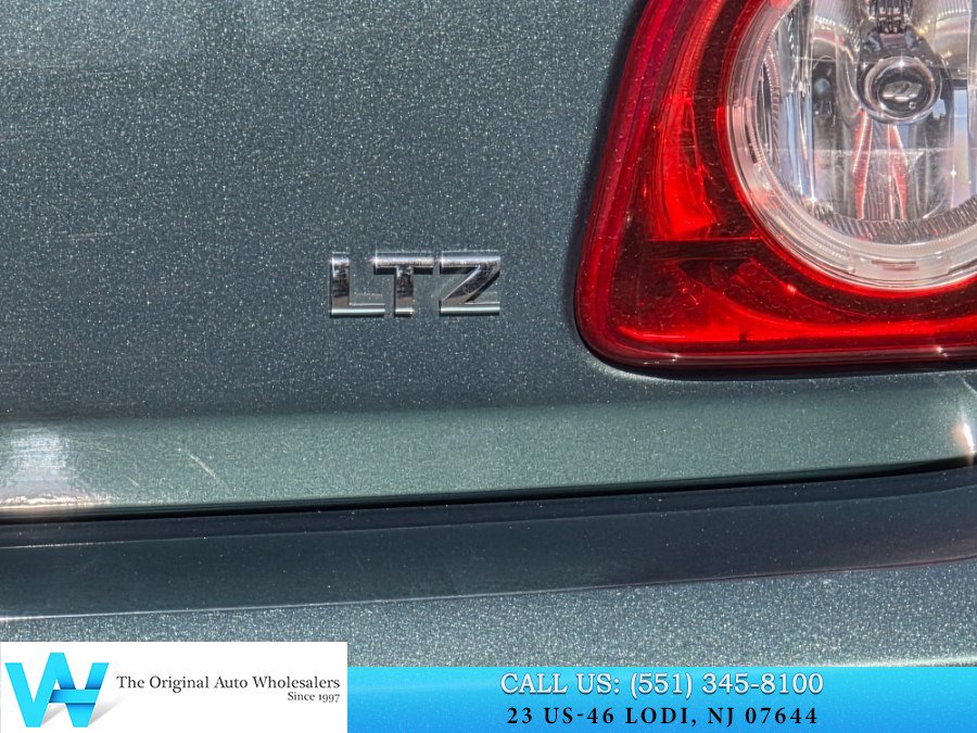 Used 2009 Chevrolet Malibu LTZ w/ HFV6 Engine Package FWD image 16